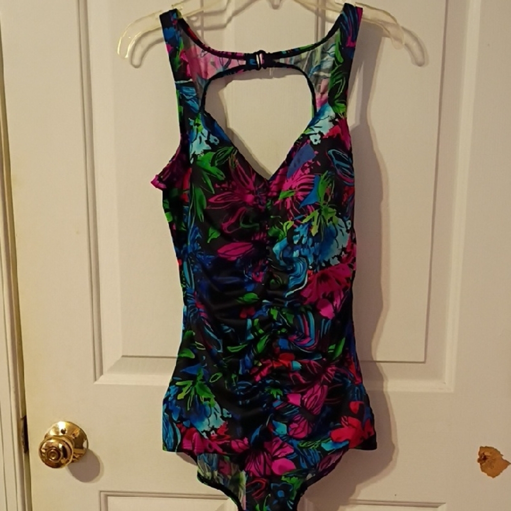 Fit 4u Ladies One Piece Bathing Suits